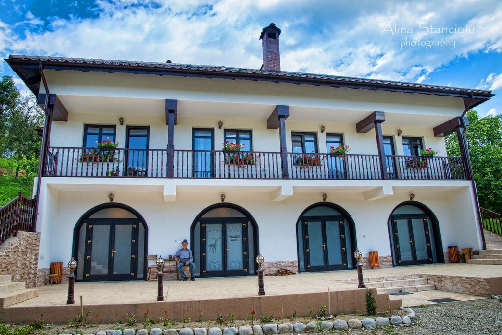 Pensiunea Agroturistica Cerna, Vaideeni, Valcea エクステリア 写真
